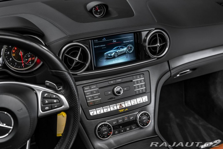 Mercedes-Benz SL Cabrio AMG Masáže H&K 1800