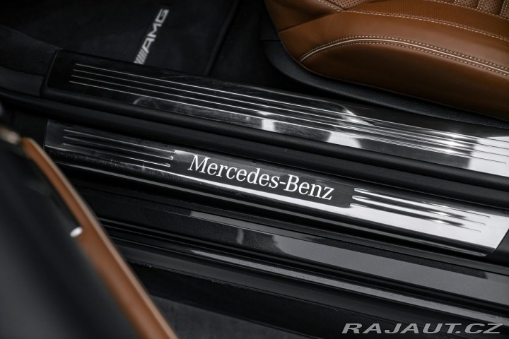 Mercedes-Benz SL Cabrio AMG Masáže H&K 1800