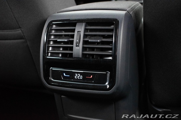 Volkswagen Passat 1.5 TSI*REZERVACE* 2022