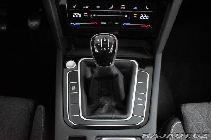 Volkswagen Passat 1.5 TSI*REZERVACE* 2022