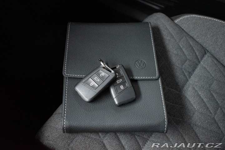 Volkswagen Passat 1.5 TSI*REZERVACE* 2022