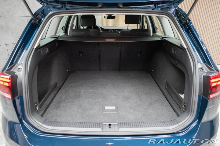 Volkswagen Passat 1.5 TSI*REZERVACE* 2022
