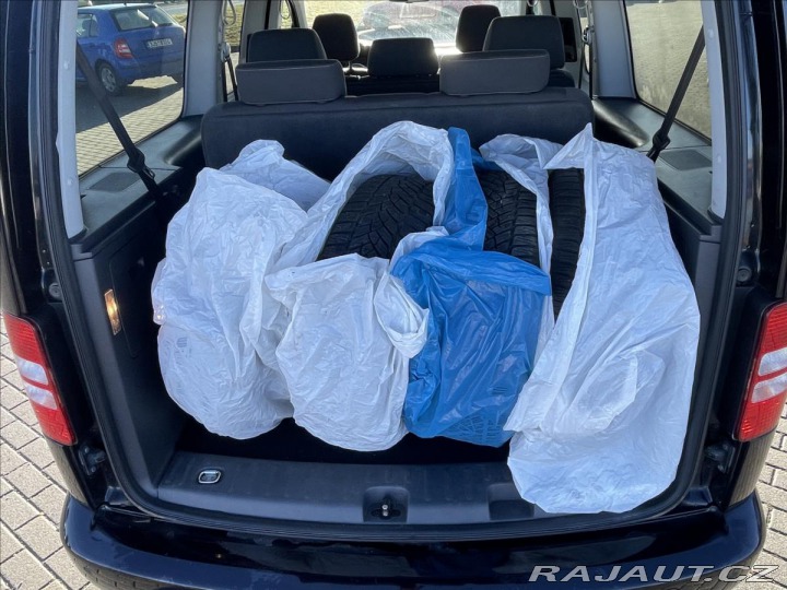 Volkswagen Caddy 2,0 TDi 103kw MAXI SOCCER 2014