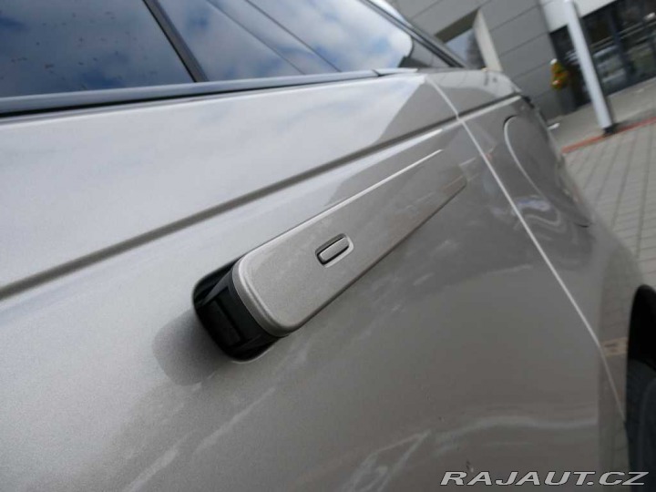 Land Rover Range Rover Velar 2,0 Dynamic SE P400e 4x4 2025