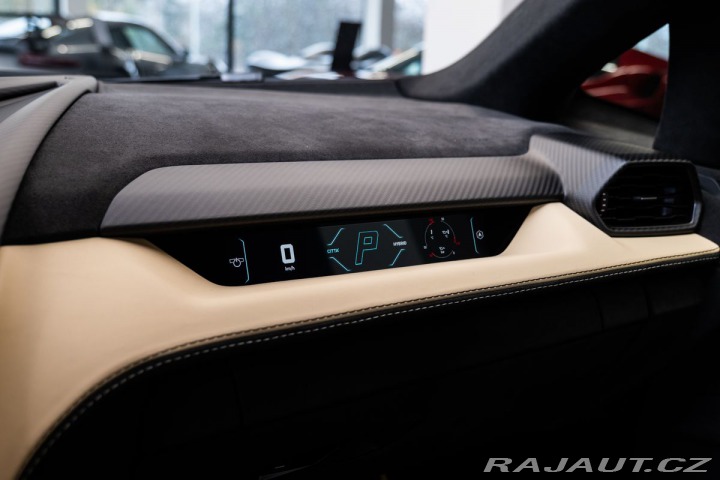 Lamborghini Revuelto  2024