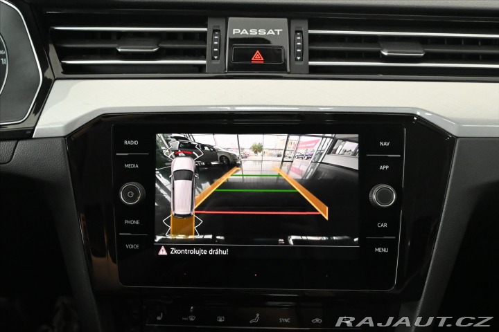 Volkswagen Passat 2,0 TDI 110kW BUSINESS Zá 2021