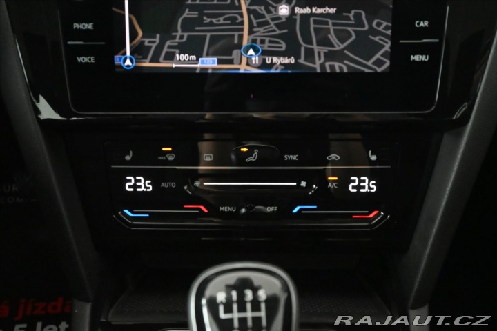 Volkswagen Passat 2,0 TDI 110kW BUSINESS Zá 2021