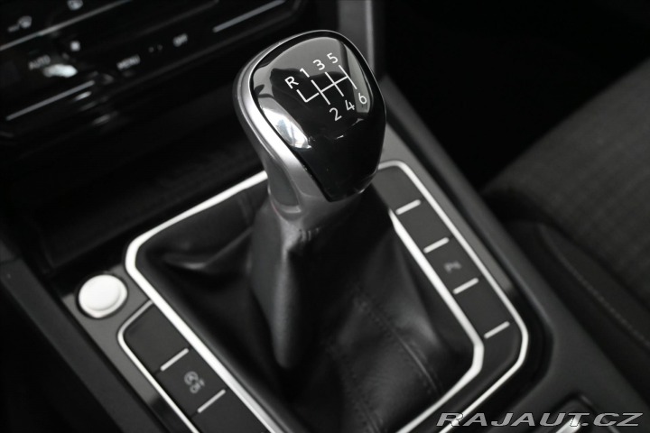 Volkswagen Passat 2,0 TDI 110kW BUSINESS Zá 2021