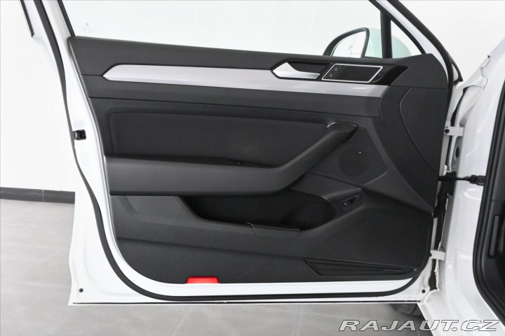 Volkswagen Passat 2,0 TDI 110kW BUSINESS Zá 2021