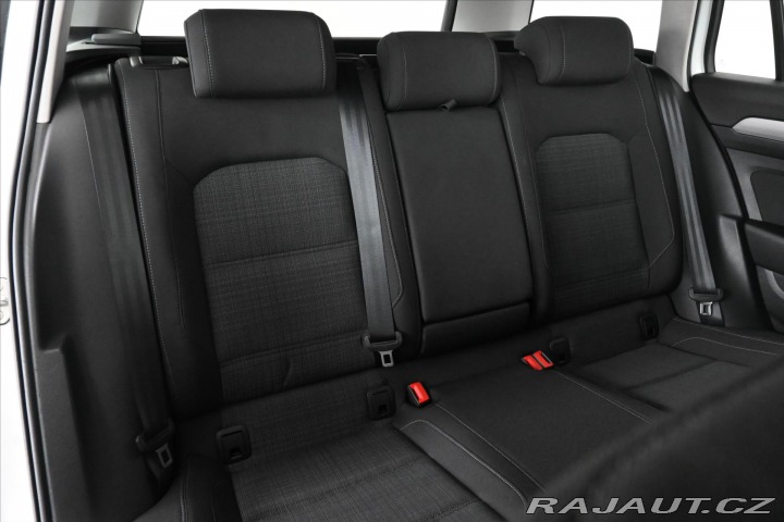 Volkswagen Passat 2,0 TDI 110kW BUSINESS Zá 2021