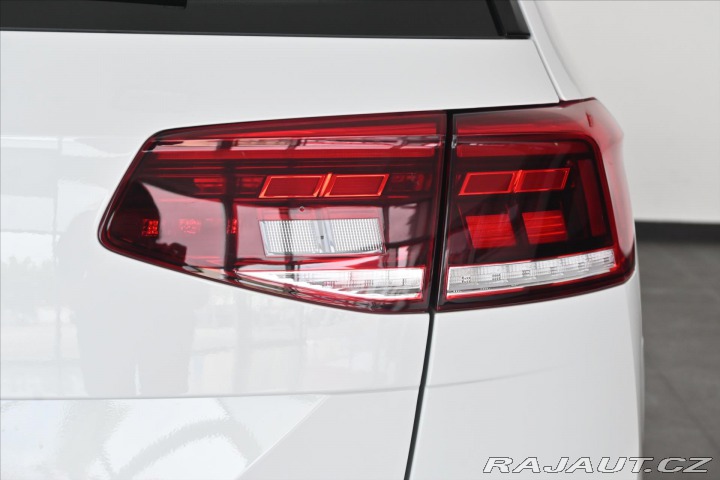 Volkswagen Passat 2,0 TDI 110kW BUSINESS Zá 2021