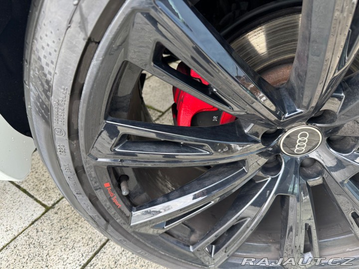 Audi SQ8 TFSI 373kW PPF 1800