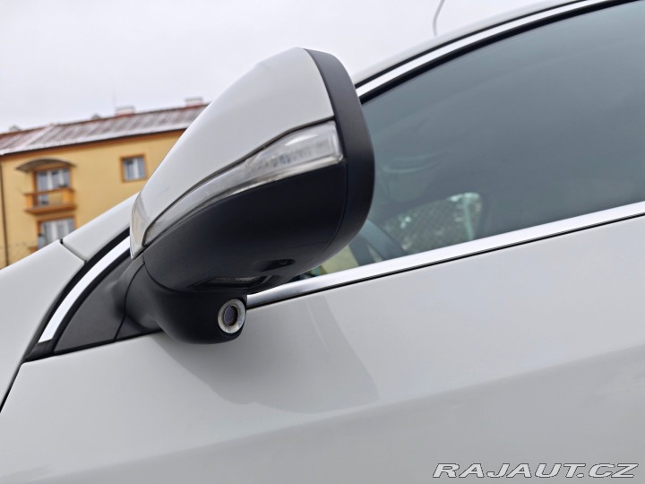 Volvo S60 2.4 D5 AWD R-Design 158kW 2011