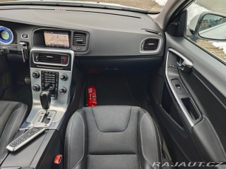 Volvo S60 2.4 D5 AWD R-Design 158kW 2011