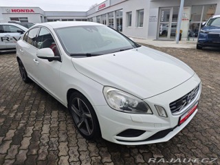Volvo S60 2.4 D5 AWD R-Design 158kW 2011