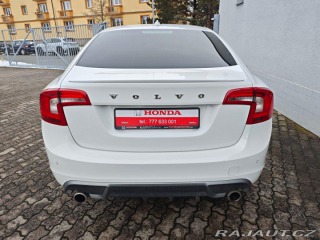 Volvo S60 2.4 D5 AWD R-Design 158kW 2011