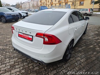Volvo S60 2.4 D5 AWD R-Design 158kW 2011