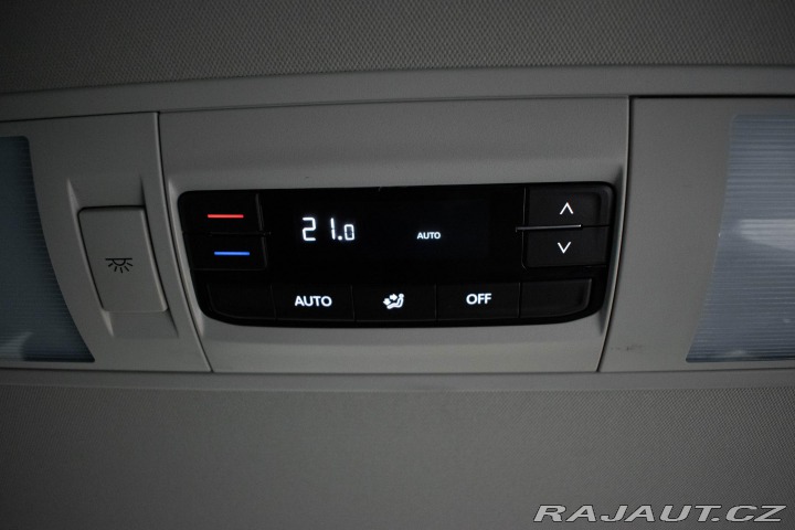 Volkswagen Caravelle 2.0 TDI REZERVACE 2023