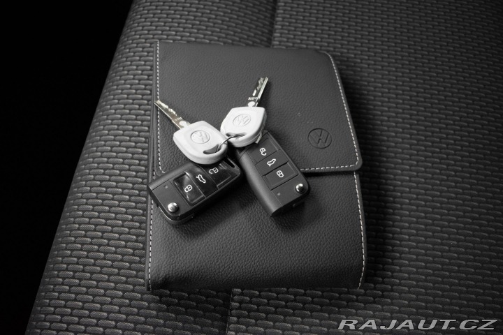 Volkswagen Caravelle 2.0 TDI REZERVACE 2023