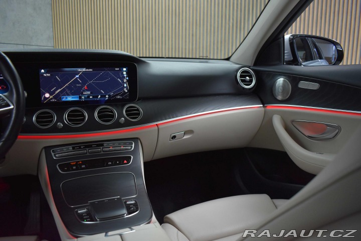 Mercedes-Benz E 220d*REZERVACE* 2022