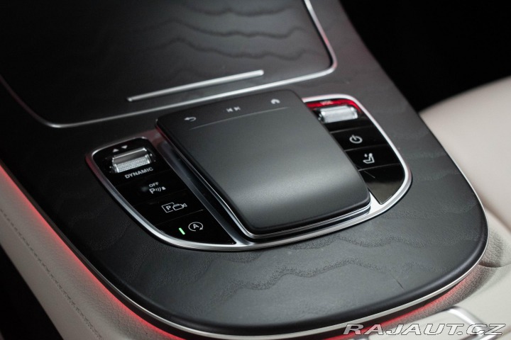 Mercedes-Benz E 220d 4M AVANTGARDE*TAŽNÉ* 2022