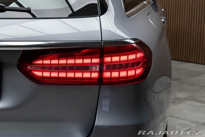 Mercedes-Benz E 220d 4M AVANTGARDE*TAŽNÉ* 2022