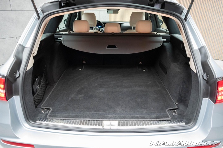 Mercedes-Benz E 220d*REZERVACE* 2022