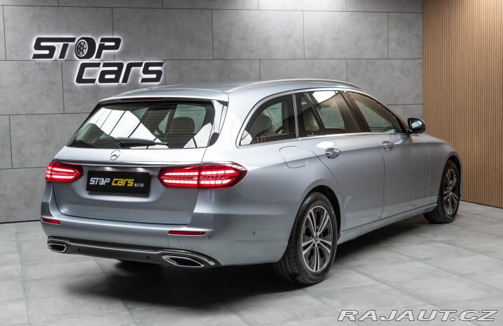 Mercedes-Benz E 220d 4M AVANTGARDE*TAŽNÉ* 2022