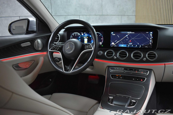 Mercedes-Benz E 220d 4M AVANTGARDE*TAŽNÉ* 2022