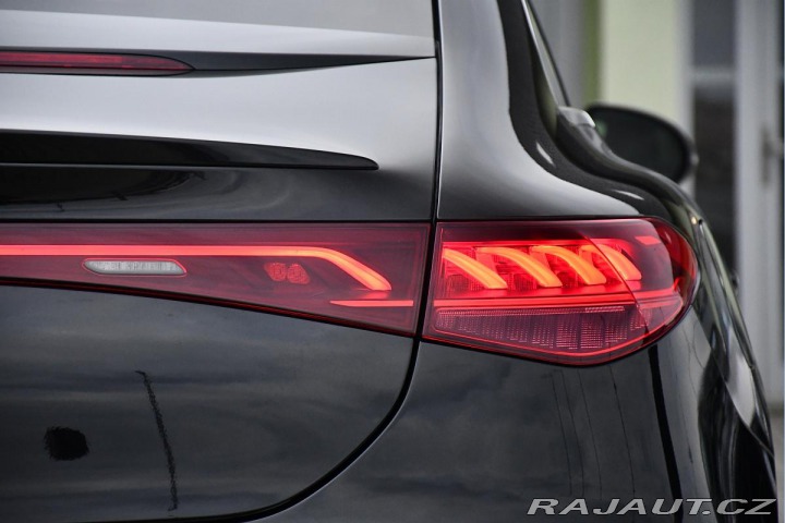 Mercedes-Benz EQE 300 1M 4L-ZÁRUKA 2025