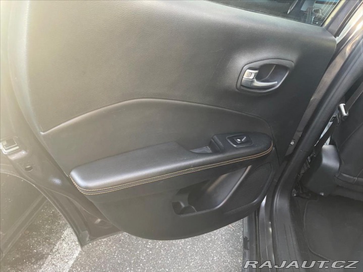 Jeep Compass 1,6 Multijet Limited bez 2020