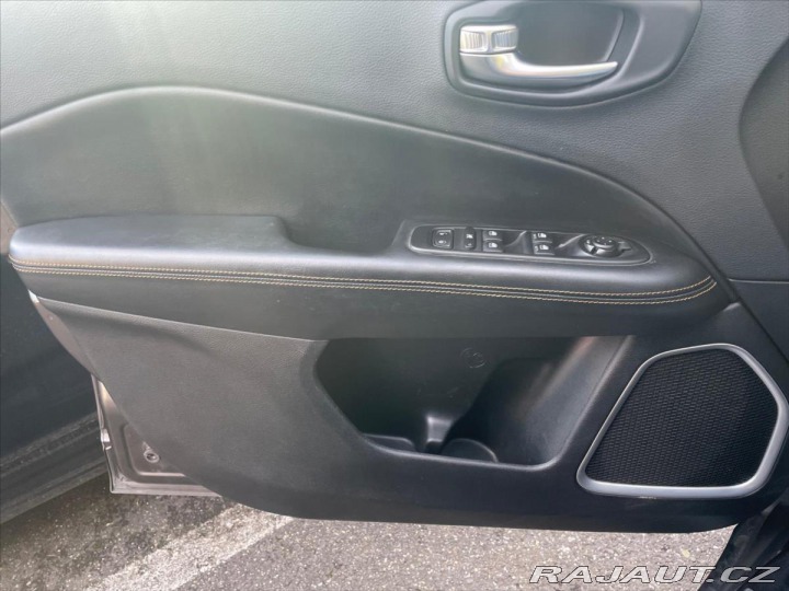 Jeep Compass 1,6 Multijet Limited bez 2020