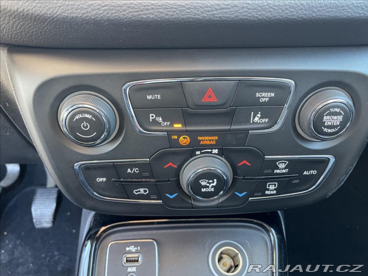 Jeep Compass 1,6 Multijet Limited Tažn 2020