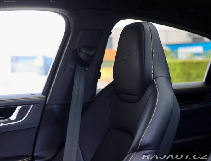 Porsche Cayenne Coupe 3.0 V6 E-Hybrid 34 2025