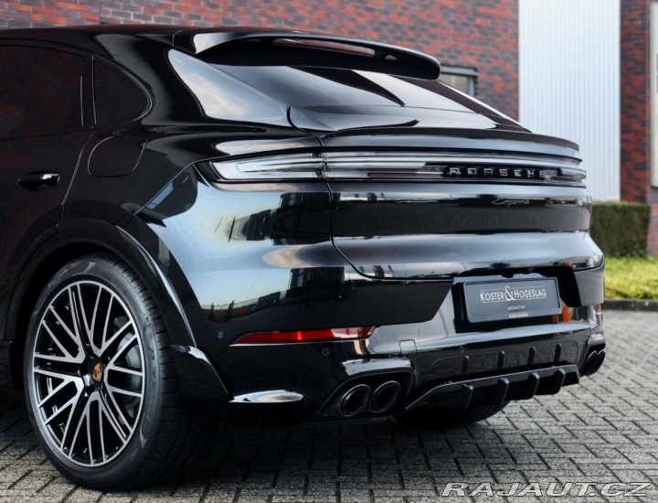 Porsche Cayenne Coupe 3.0 V6 E-Hybrid 34 2025