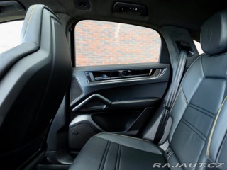 Porsche Cayenne Coupe 3.0 V6 E-Hybrid 34 2025