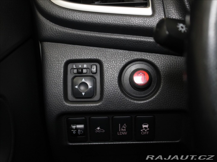 Mitsubishi L200 2,3 Di-D 4x4 AT Tažné 1.m 2021