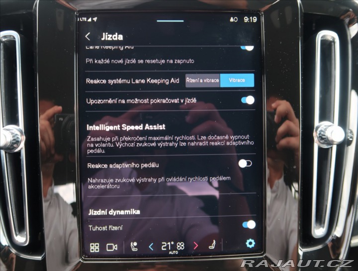 Volvo XC40 2,0 B3 AUT Plus Dark 2024