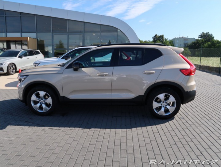 Volvo XC40 2,0 B3 AUT Plus Dark 2024