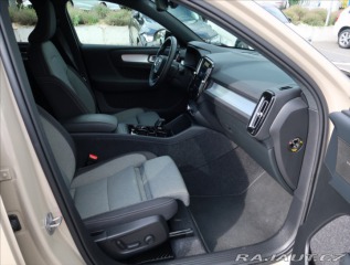 Volvo XC40 2,0 B3 AUT Plus Dark 2024