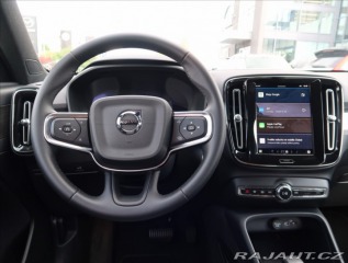 Volvo XC40 2,0 B3 AUT Plus Dark 2024