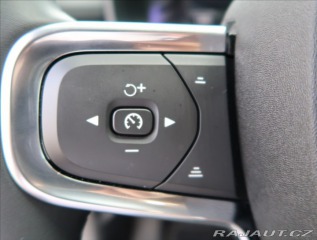 Volvo XC40 2,0 B3 AUT Plus Dark 2024