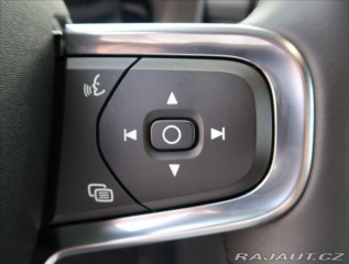 Volvo XC40 2,0 B3 AUT Plus Dark 2024