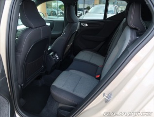 Volvo XC40 2,0 B3 AUT Plus Dark 2024