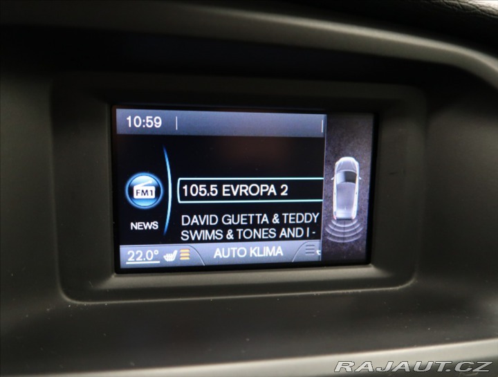 Volvo V40 2,0 D2 AT VÝHŘEV TAŽNÉ 2x 2017