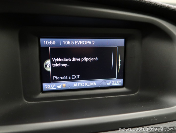 Volvo V40 2,0 D2 AT VÝHŘEV TAŽNÉ 2x 2017