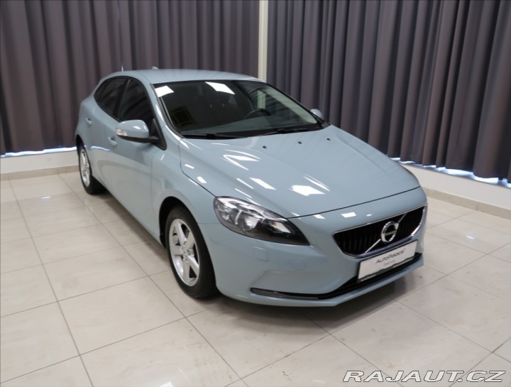 Volvo V40 2,0 D AUT NEZ. TOPENÍ 2017