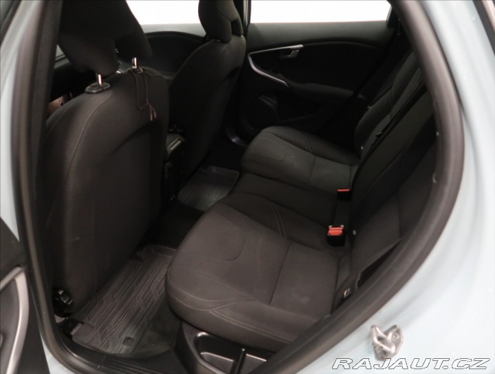 Volvo V40 2,0 D AUT NEZ. TOPENÍ 2017