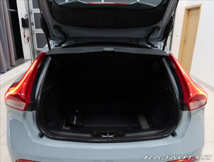 Volvo V40 2,0 D AT 2017