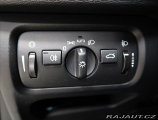 Volvo V40 2,0 D AUT NEZ. TOPENÍ 2017